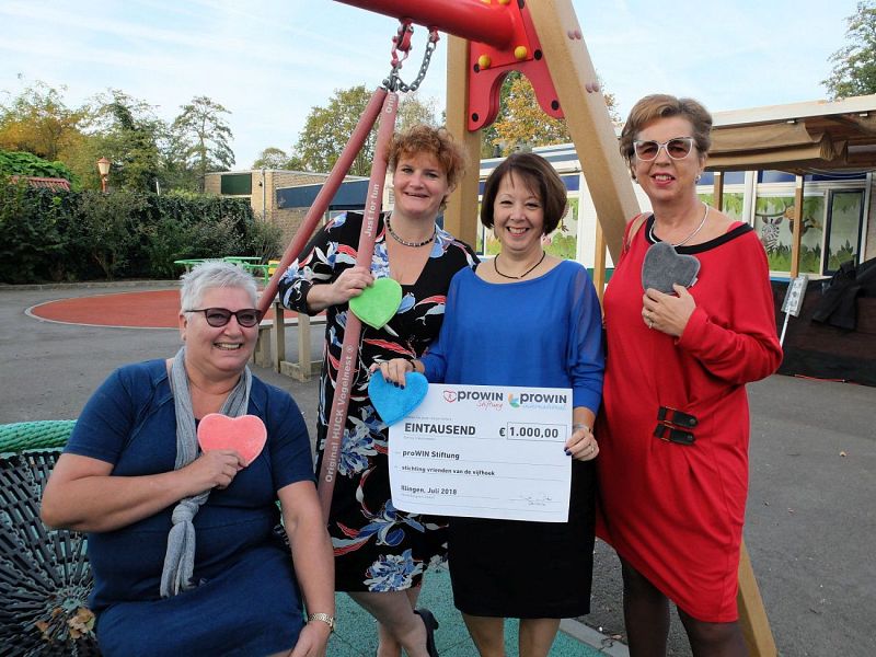 Van links naar rechts, een aantal proWIN collega’s Ilonka Pluijmers, Marieke Hommes, Yvonne Visser en Yolande Stoets.